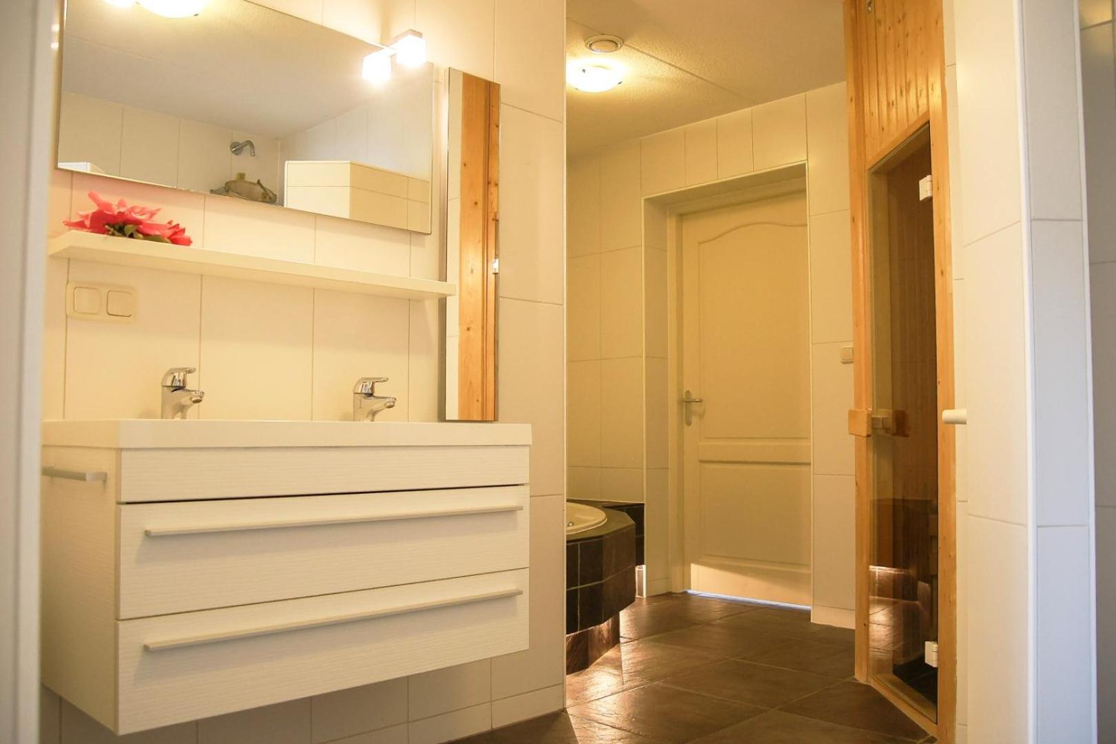 Luxe Vakantiehuis In Friesland Яуре Экстерьер фото